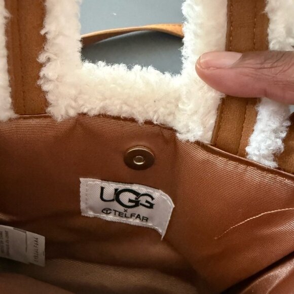 UGG x Telfar Small Shopper (Chestnut Shearling) - Picture 3 of 3
